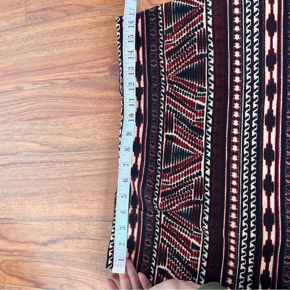 Dynamite Black and Red Patterned Skirt - Picture 5 of 7